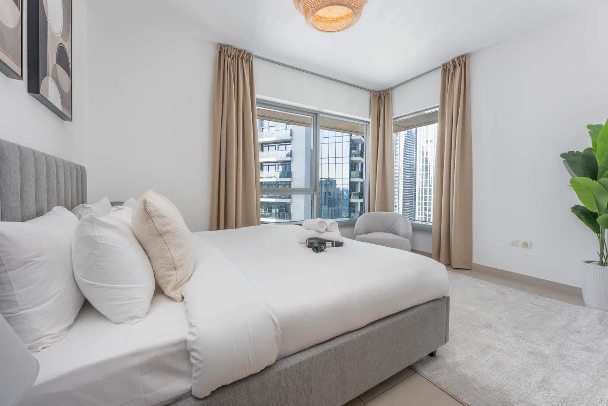 Modernized 2 Bedroom In Downtown And Sleeps 6 Dubai