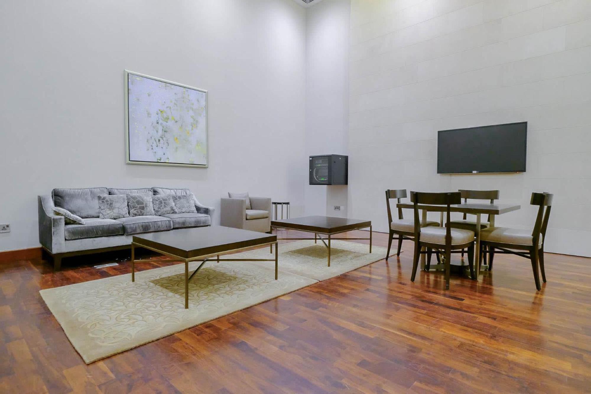Modernized 2 Bedroom In Downtown And Sleeps 6