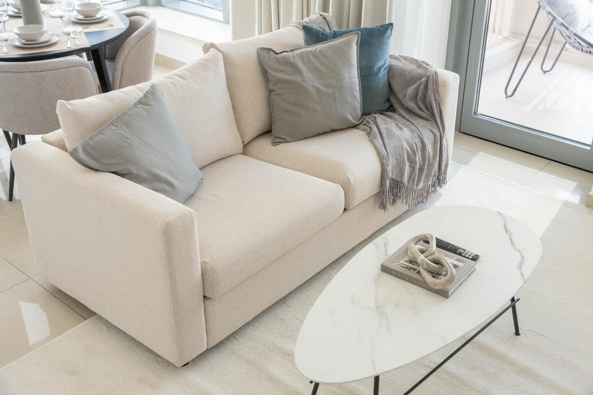Modernized 2 Bedroom In Downtown And Sleeps 6 Apartment Dubai