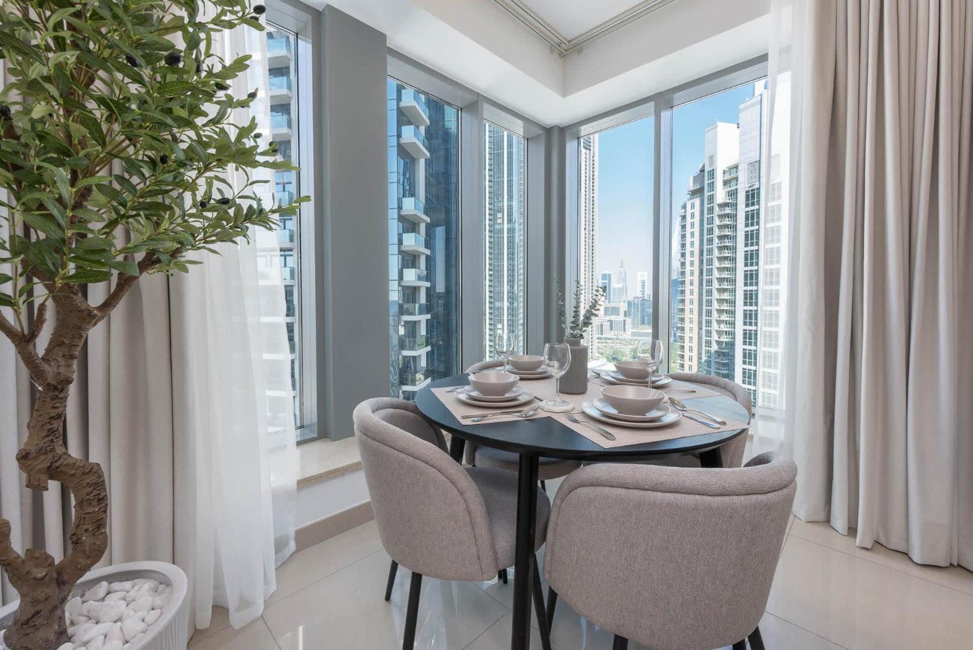 Modernized 2 Bedroom In Downtown And Sleeps 6 Apartment Dubai